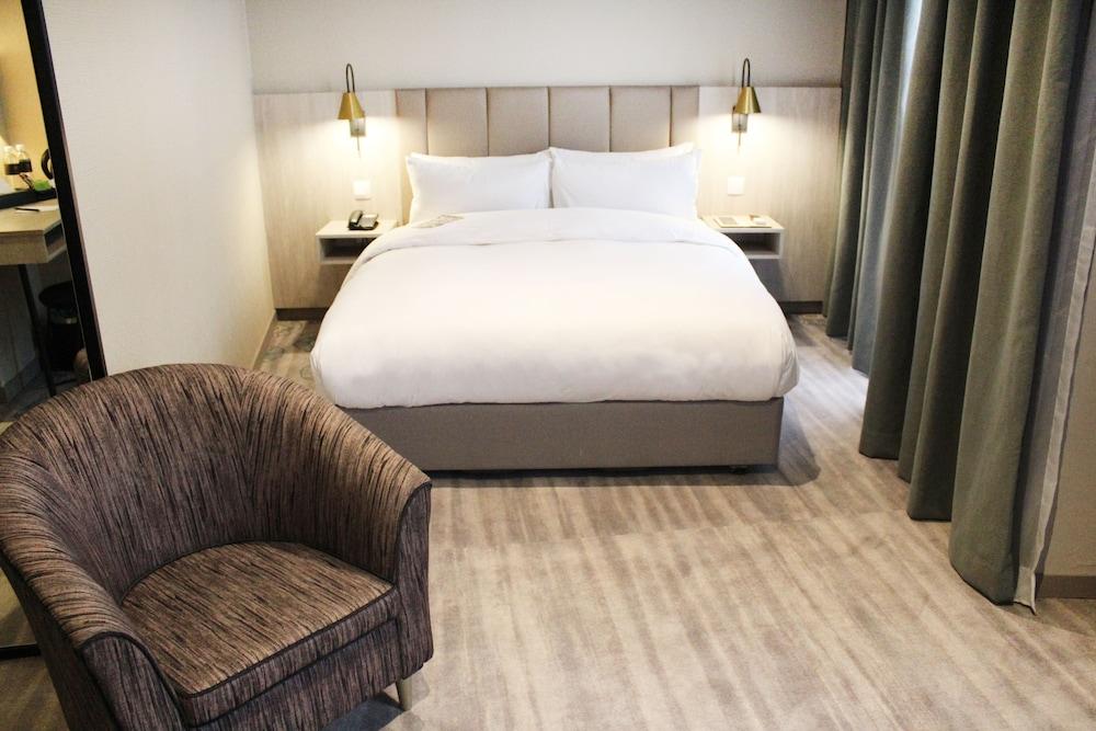 Mtree Hotel Пучонг Экстерьер фото